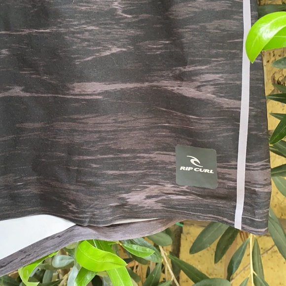 Rip Curl MENS Board Shorts - Picture 2 of 4